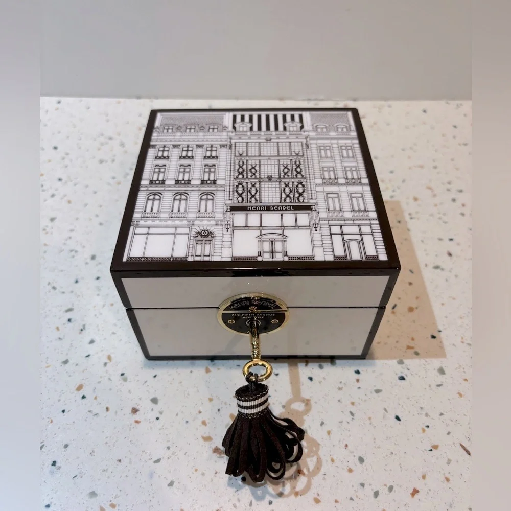 Henri Bendel NY‎ 120th Anniversary Special Edition Locking Dresser Jewelry Box